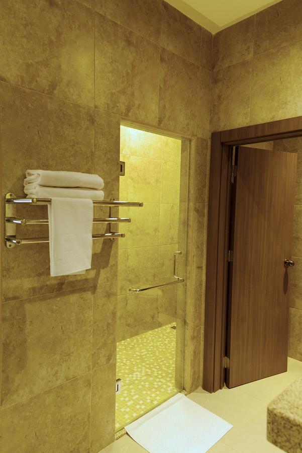 Np Hotel Y Suites Guayaquil Exterior photo